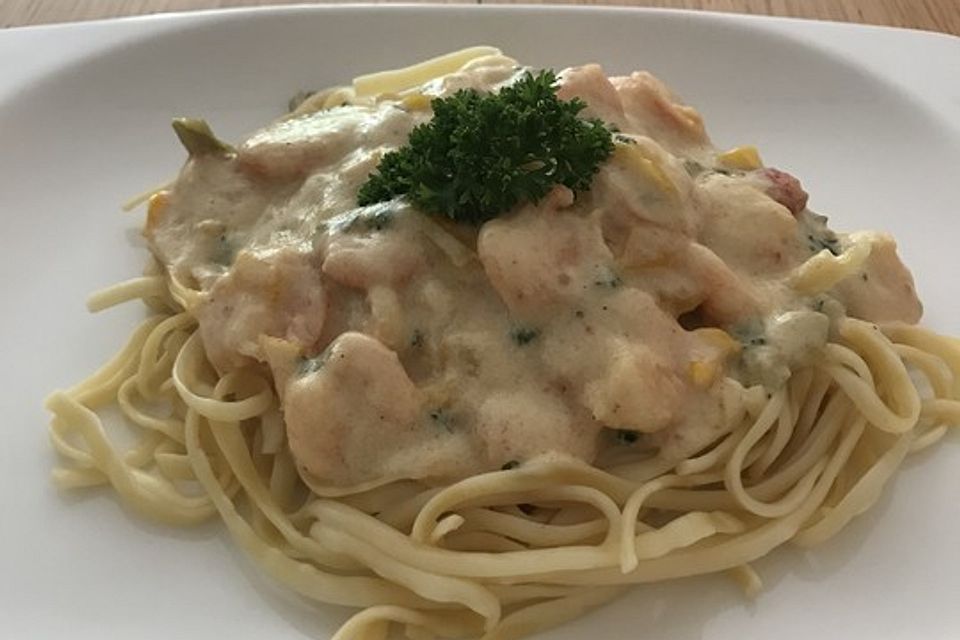 Pasta mit Garnelen in Kokos-Sahne-Soße