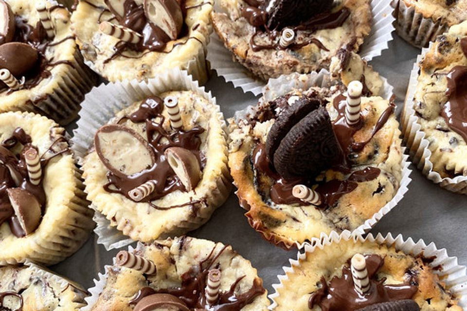 Oreo Chocolate Cheesecake Muffins