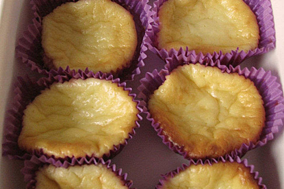 Oreo Chocolate Cheesecake Muffins