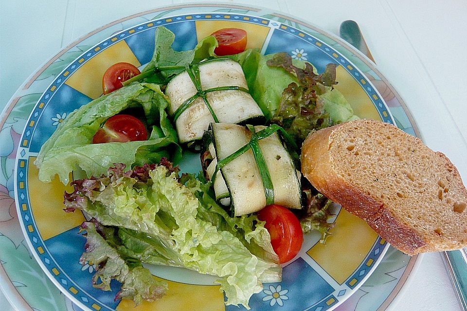 Ziegenfrischkäse im Zucchinimantel