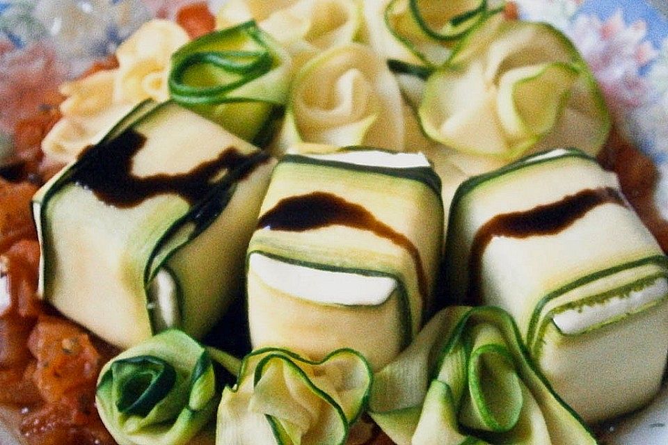 Ziegenfrischkäse im Zucchinimantel