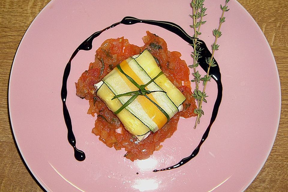 Ziegenfrischkäse im Zucchinimantel