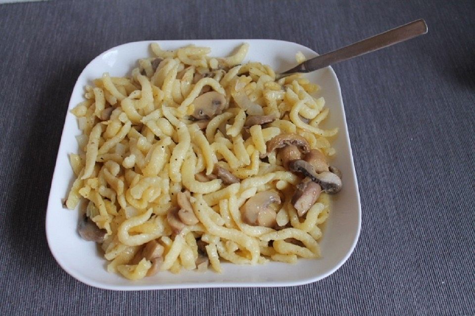 Spätzle in Champignon-Butter