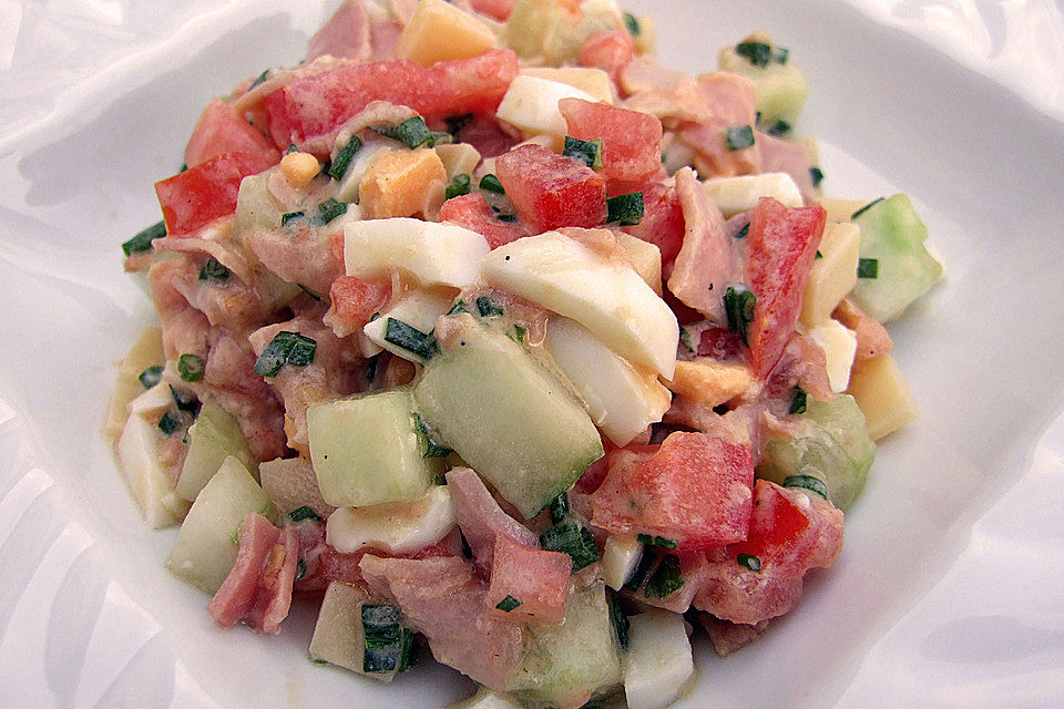 SchmackoFatz Gartensalat mit Ei, Käse und Schinken