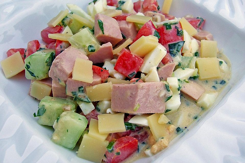 SchmackoFatz Gartensalat mit Ei, Käse und Schinken