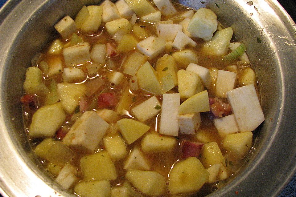 Apfel-Kartoffel-Suppe