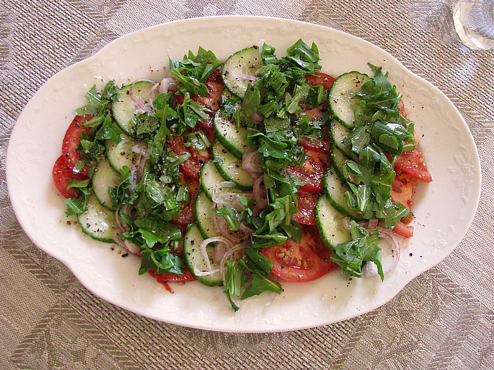 Gurken-Tomaten-Salat mit Rauke von saturnia | Chefkoch