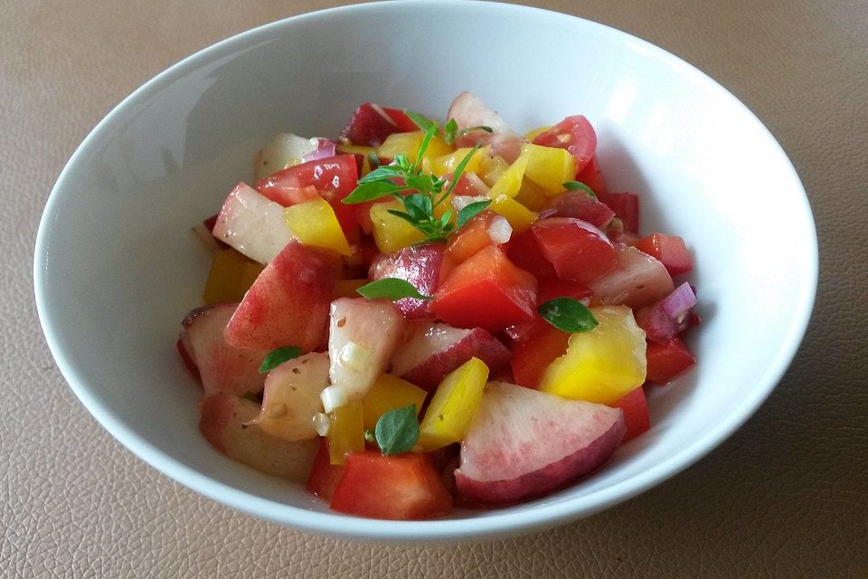 Paprika-Pfirsich-Salat