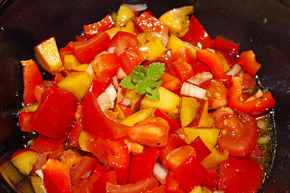 Paprika-Pfirsich-Salat