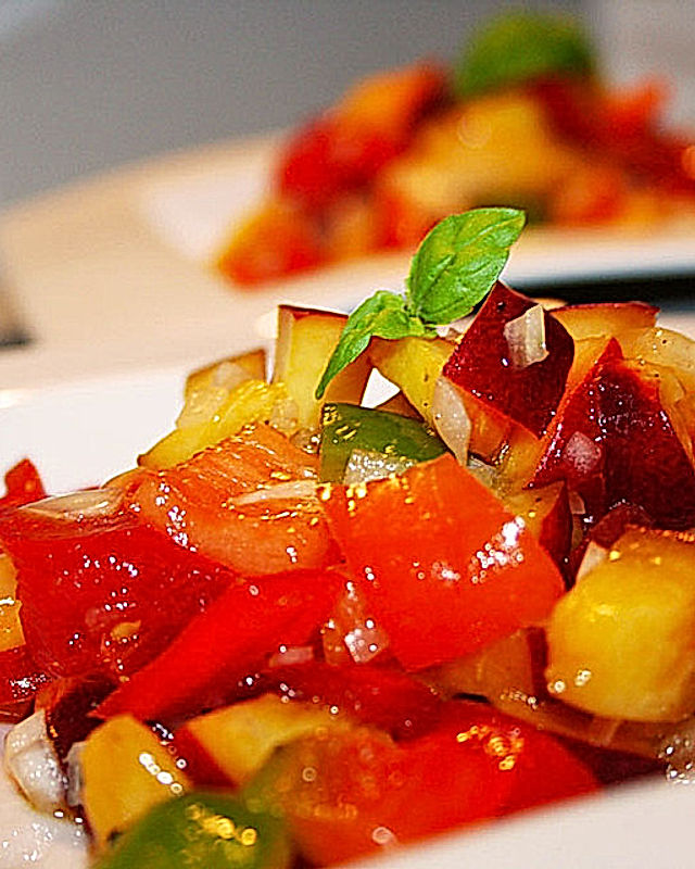 Paprika-Pfirsich-Salat