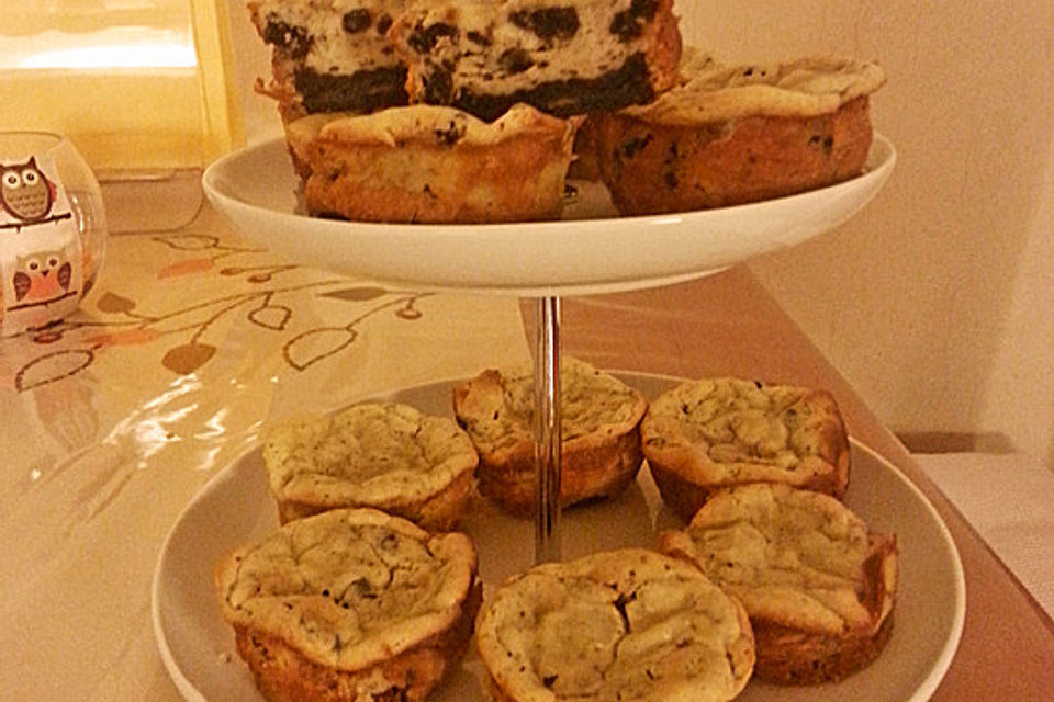 Cookies and Cream Cheese Cupcakes