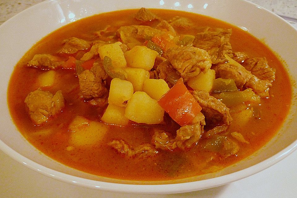 Gulaschsuppe à la Oma Gulaschsuppe à la Oma