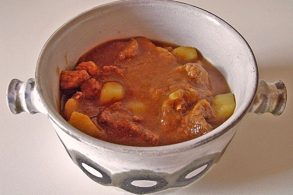 Gulaschsuppe à la Oma Gulaschsuppe à la Oma