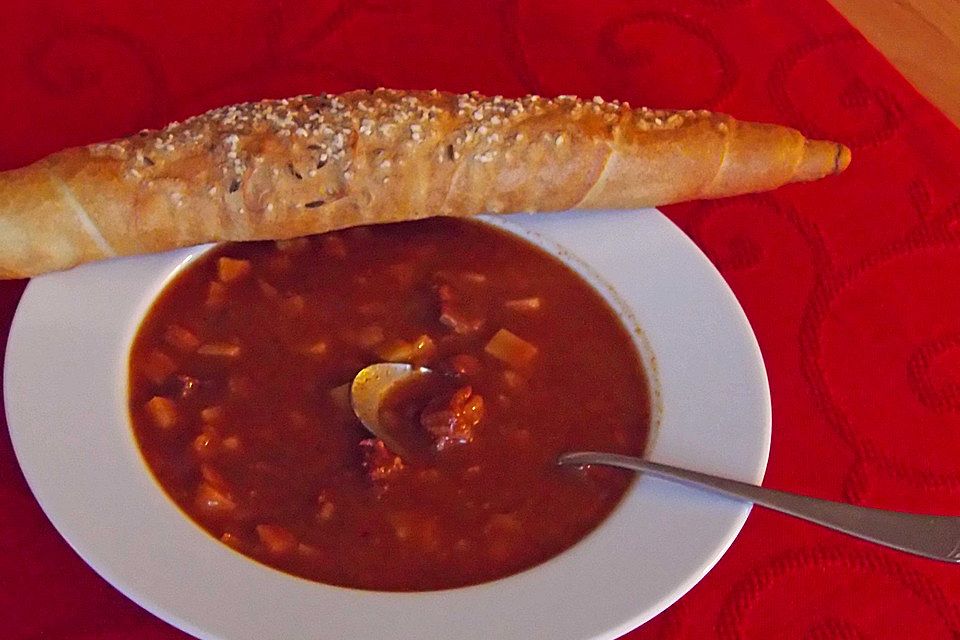 Gulaschsuppe à la Oma Gulaschsuppe à la Oma