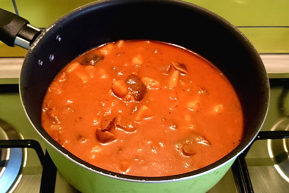 Gulaschsuppe à la Oma Gulaschsuppe à la Oma