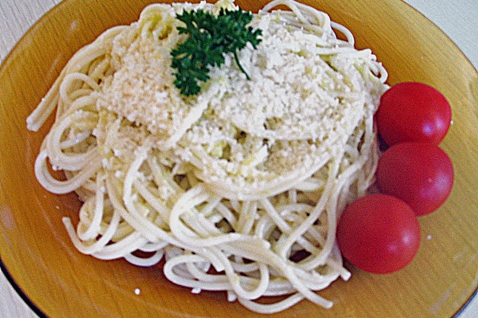 Zucchetti - Spaghetti mit Zitronen und Meersalz