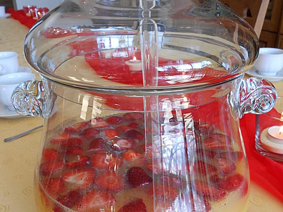 Fruchtige Sommerbowle, alkoholfrei und nicht so süß von rosenmarilis ...