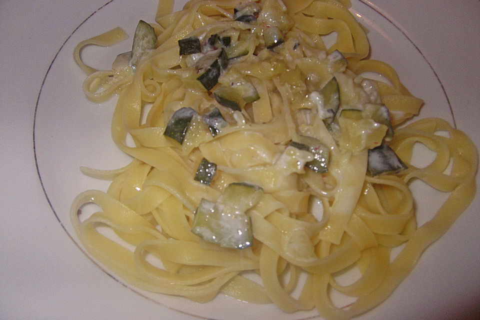 Zucchinisauce für Pasta oder als Beilage Zucchinisauce für Pasta oder als Beilage