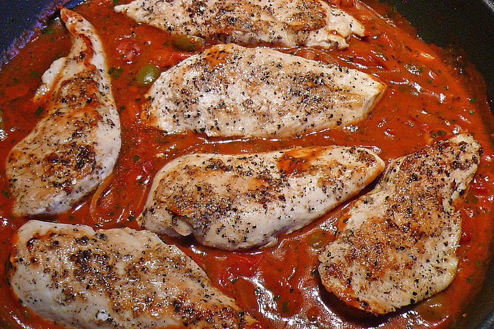 Huhn in Tomaten- Basilikum-Sauce