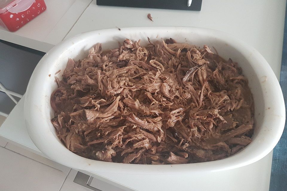 Pulled Pork, zarter Schweinebraten aus dem Ofen - fast original, nur ohne Grill