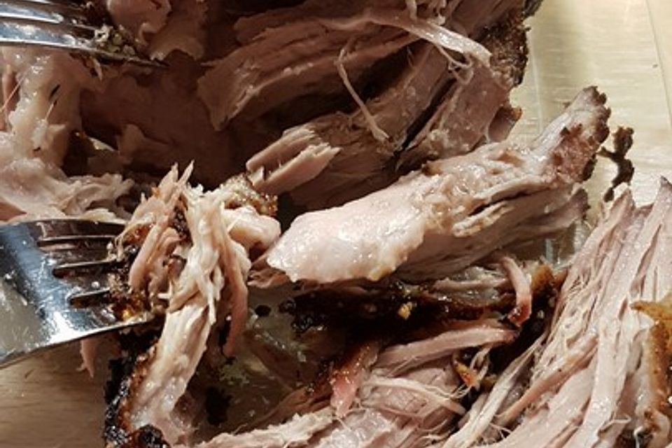 Pulled Pork, zarter Schweinebraten aus dem Ofen - fast original, nur ohne Grill