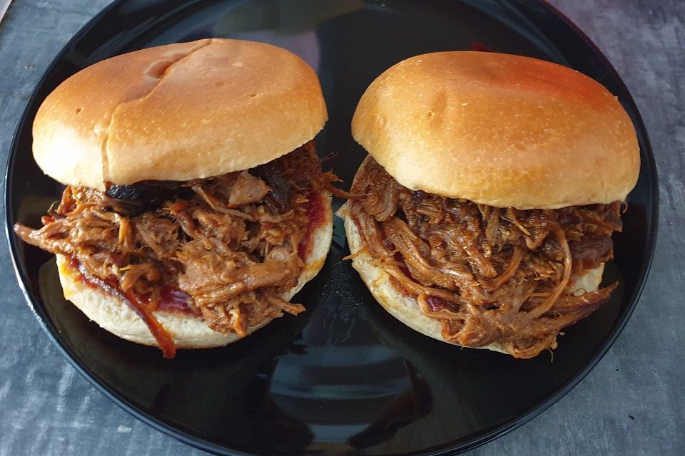 Pulled Pork, zarter Schweinebraten aus dem Ofen - fast original, nur ohne Grill