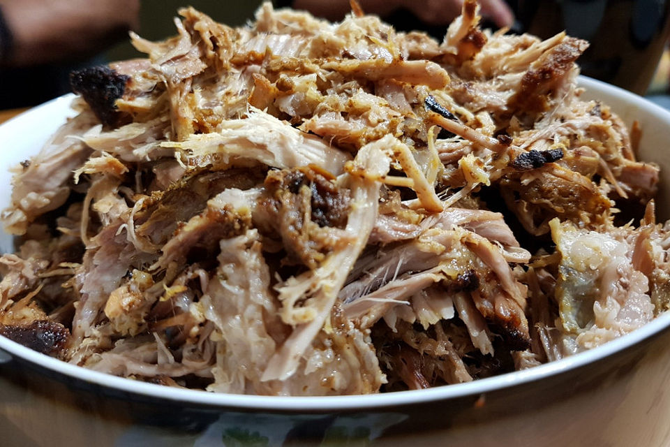 Pulled Pork, zarter Schweinebraten aus dem Ofen - fast original, nur ohne Grill