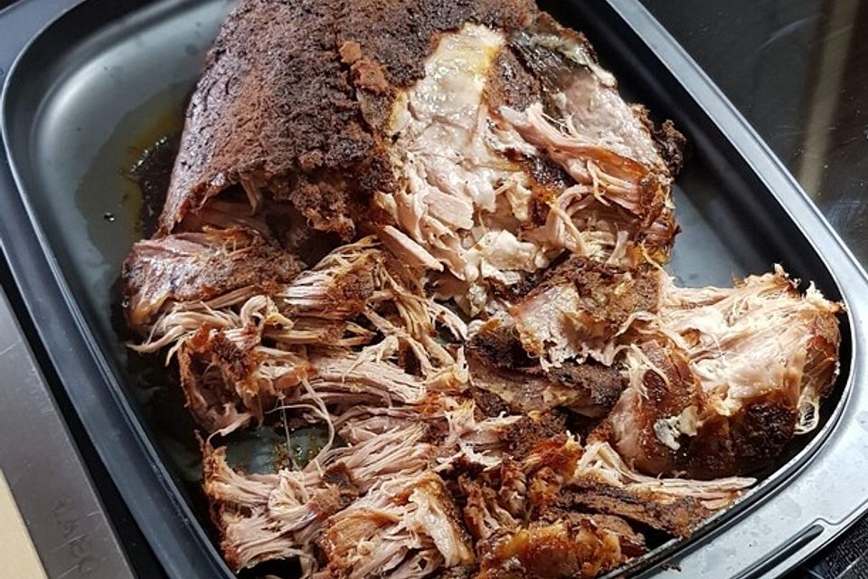 Pulled Pork, zarter Schweinebraten aus dem Ofen - fast original, nur ohne Grill