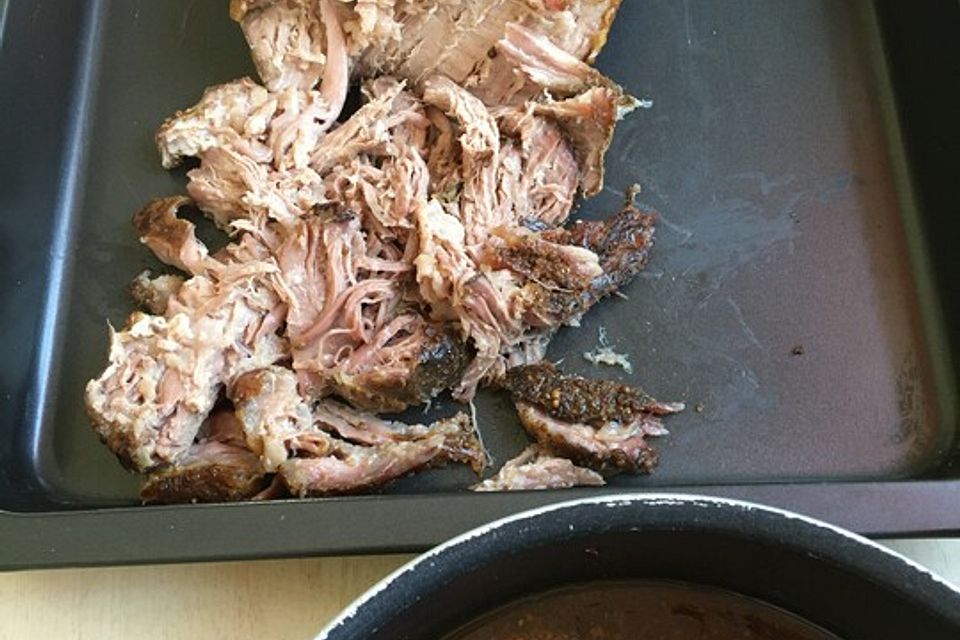 Pulled Pork, zarter Schweinebraten aus dem Ofen - fast original, nur ohne Grill