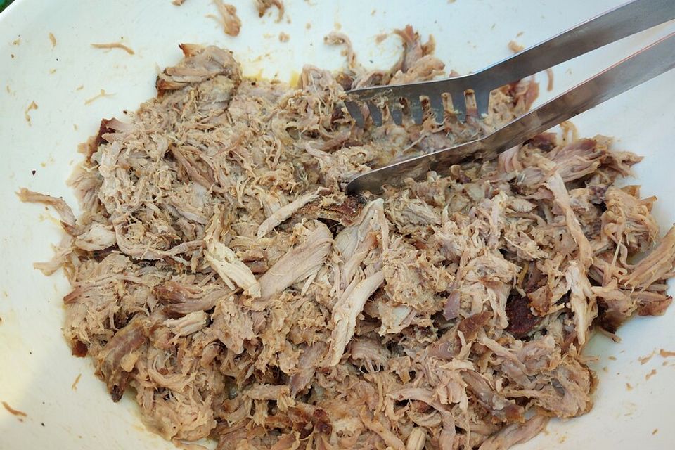 Pulled Pork, zarter Schweinebraten aus dem Ofen - fast original, nur ohne Grill