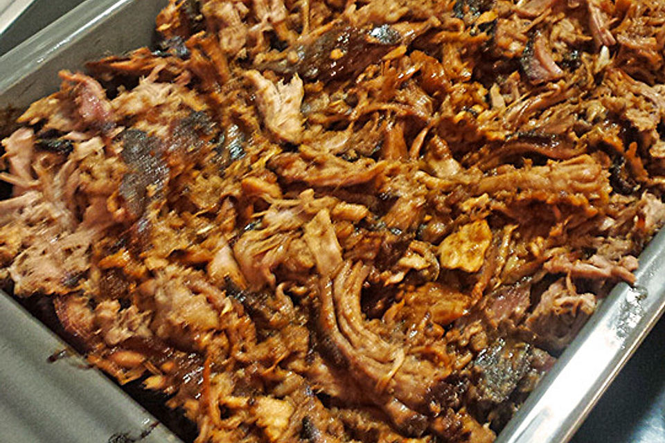 Pulled Pork, zarter Schweinebraten aus dem Ofen - fast original, nur ohne Grill