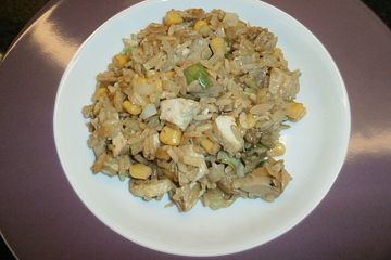 Hähnchenbrustfilet in einer Curry-Reispfanne