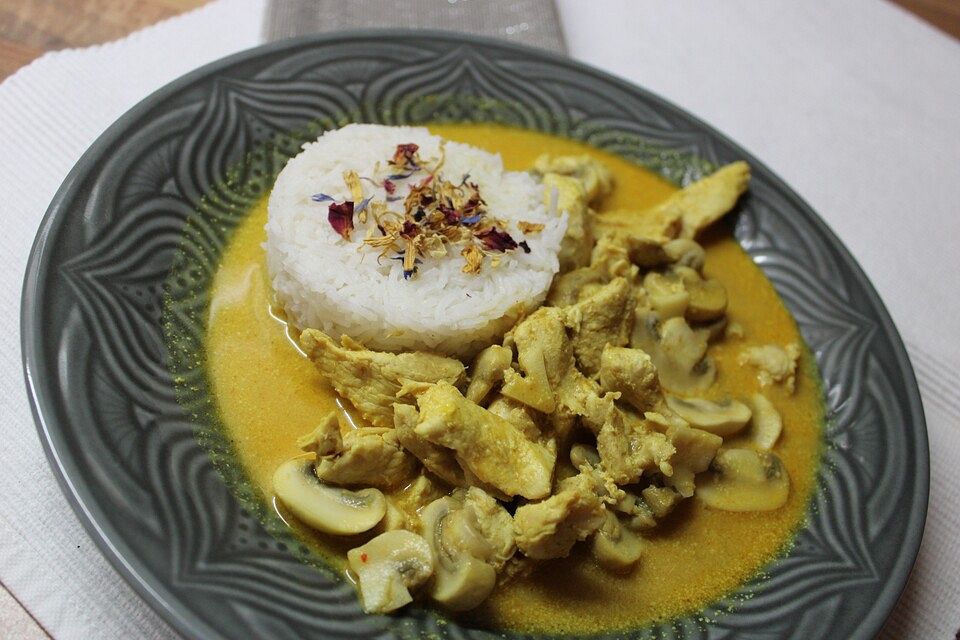 Currygeschnetzeltes mit Huhn à la Ibo