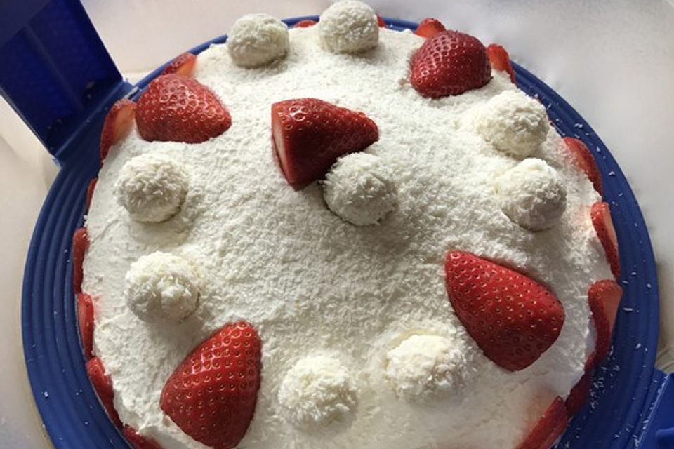 Raffaello-Erdbeer-Torte