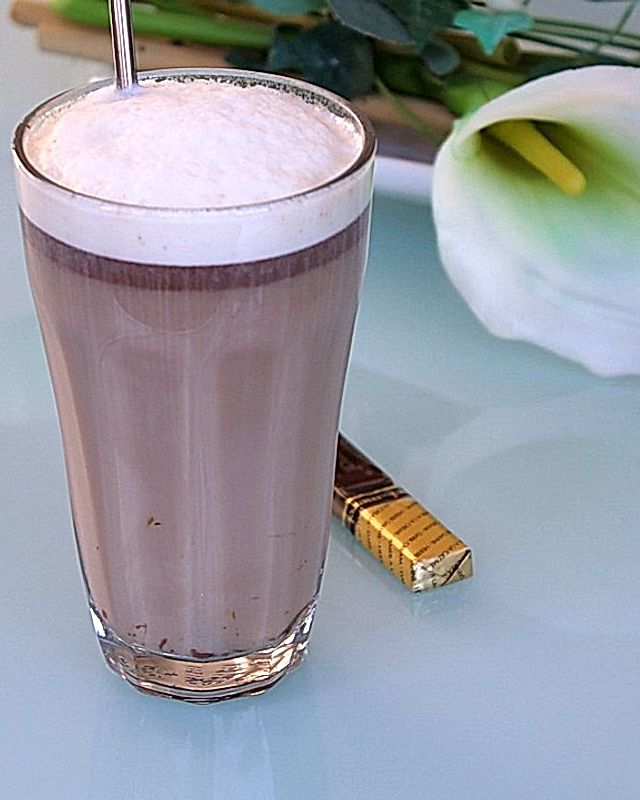 Chai-Latte mit Lieblings-Schokolade