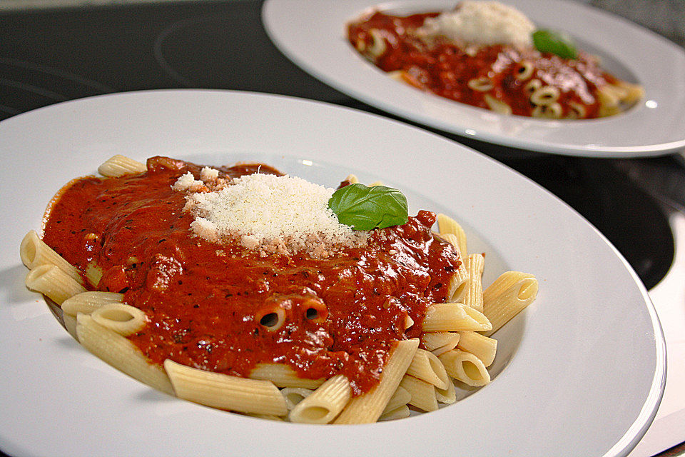 Schnelle Tomaten-Pesto-Sauce für Nudeln