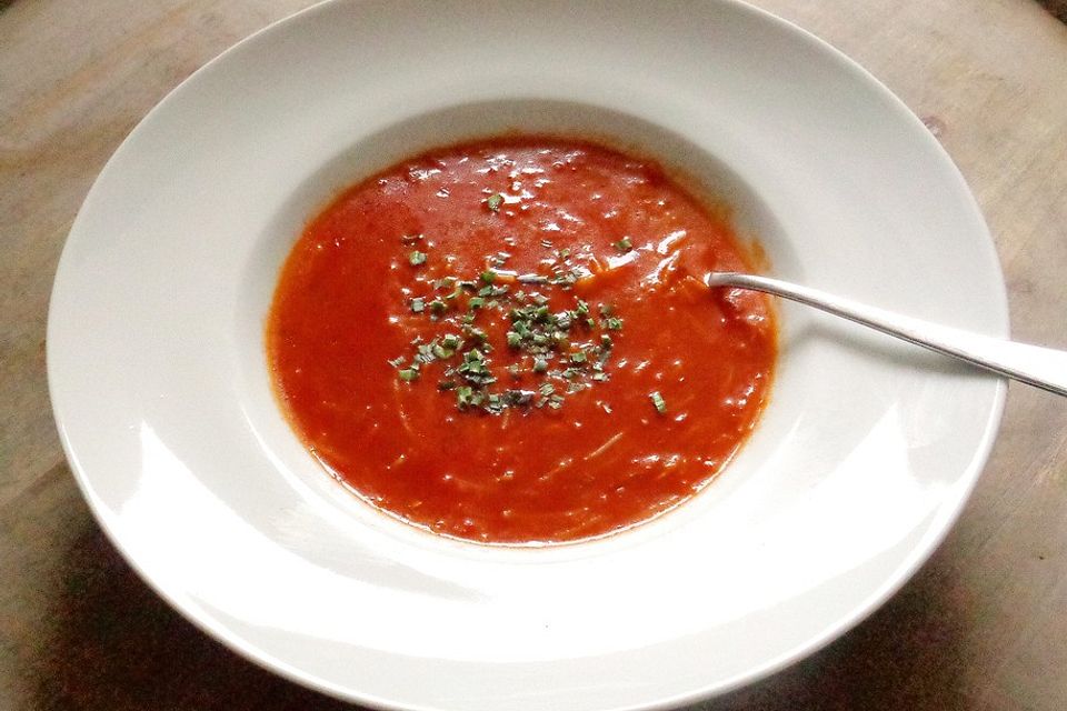 Tomatensuppe mit Fadennudeln