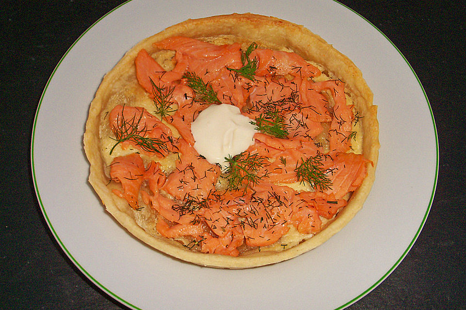 Flowers Flammkuchen mit Lachs