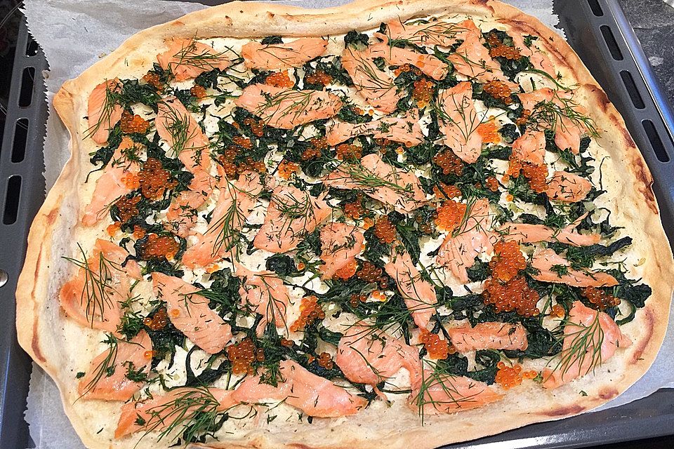 Flowers Flammkuchen mit Lachs