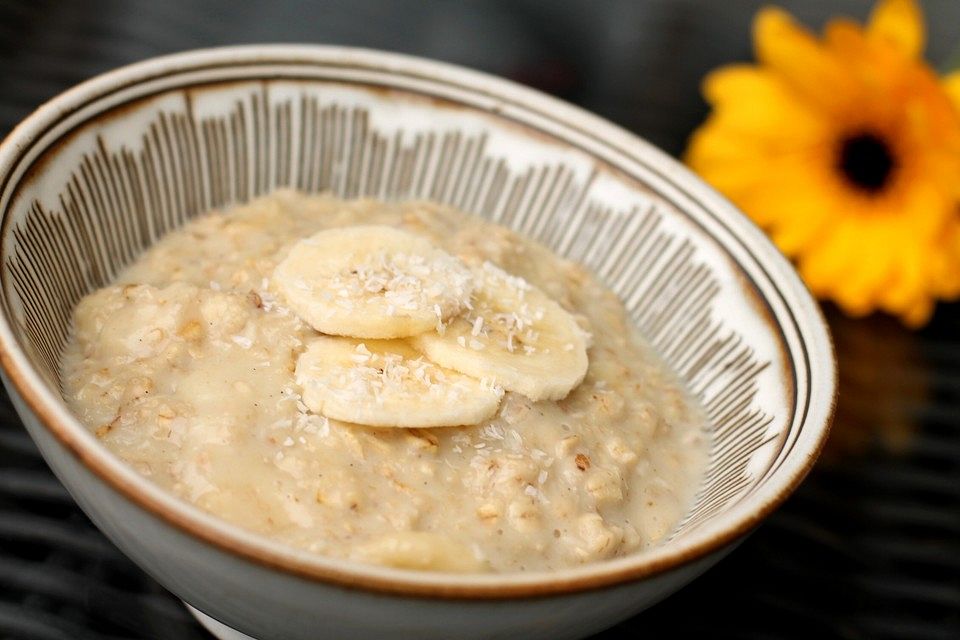 Bananen-Kokos-Porridge