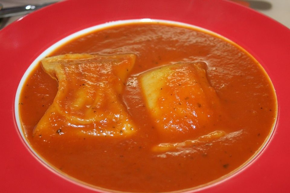 Maultaschen in Tomatensuppe oder Soße