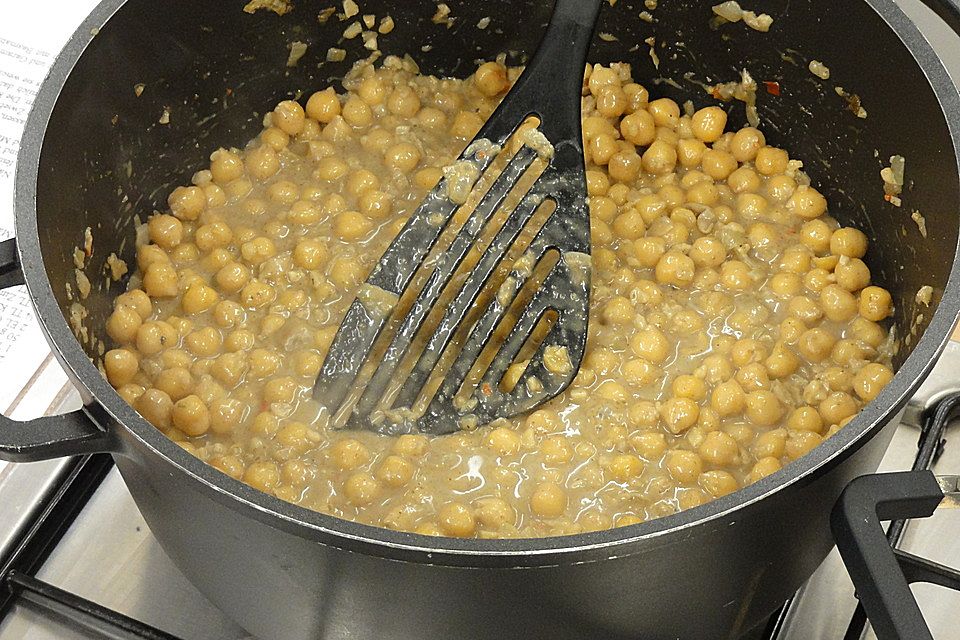 Würziges Kichererbsencurry mit indischen Gewürzen