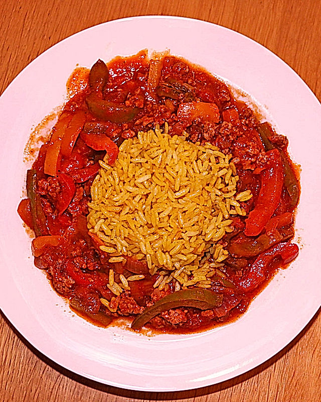 Paprika-Gemüsepfanne mit Hackfleisch und Reis