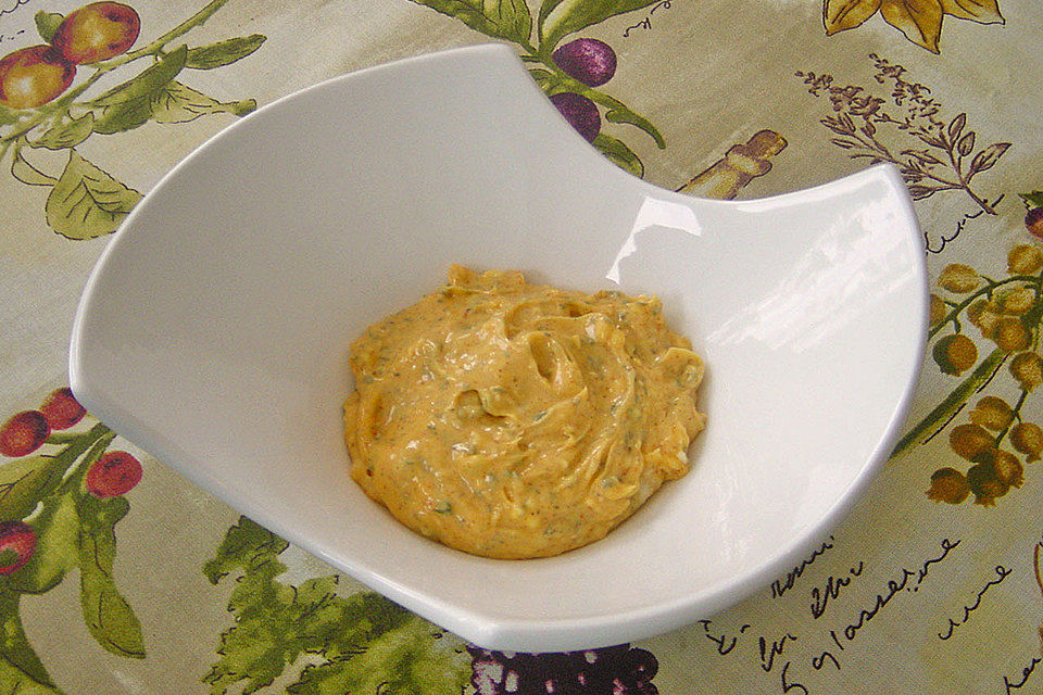 Kräuterbutter mit Knoblauch