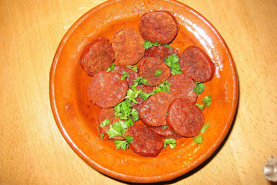 Chorizo-Chips für das Tapas-Büfett