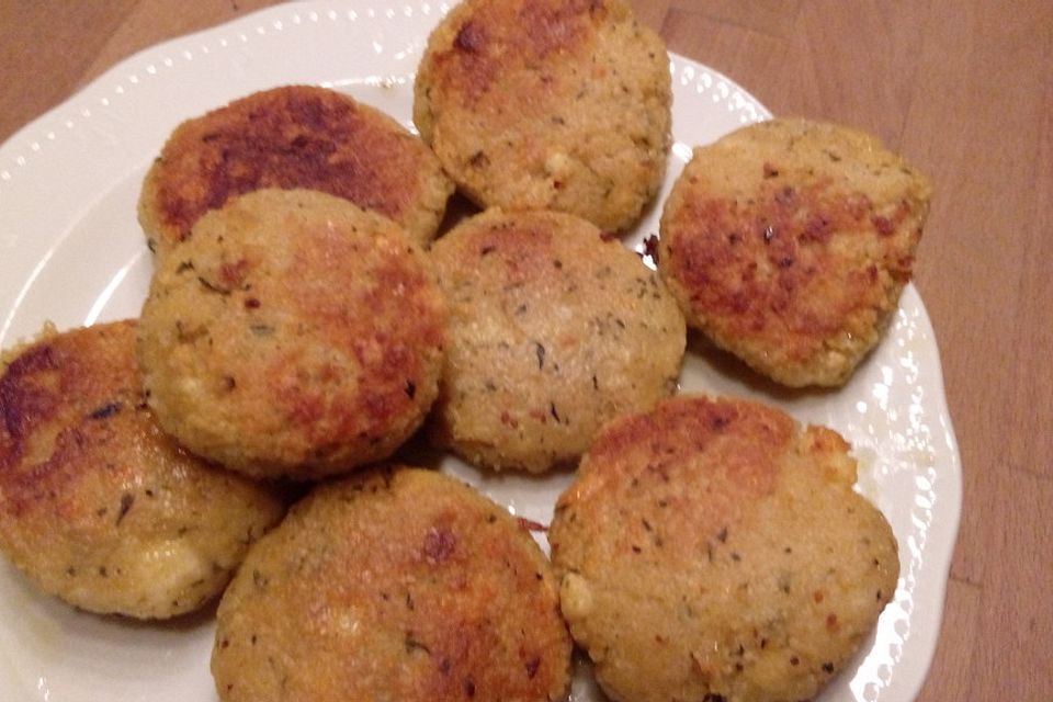 Couscous-Bratlinge mit Käse Couscous-Bratlinge mit Käse