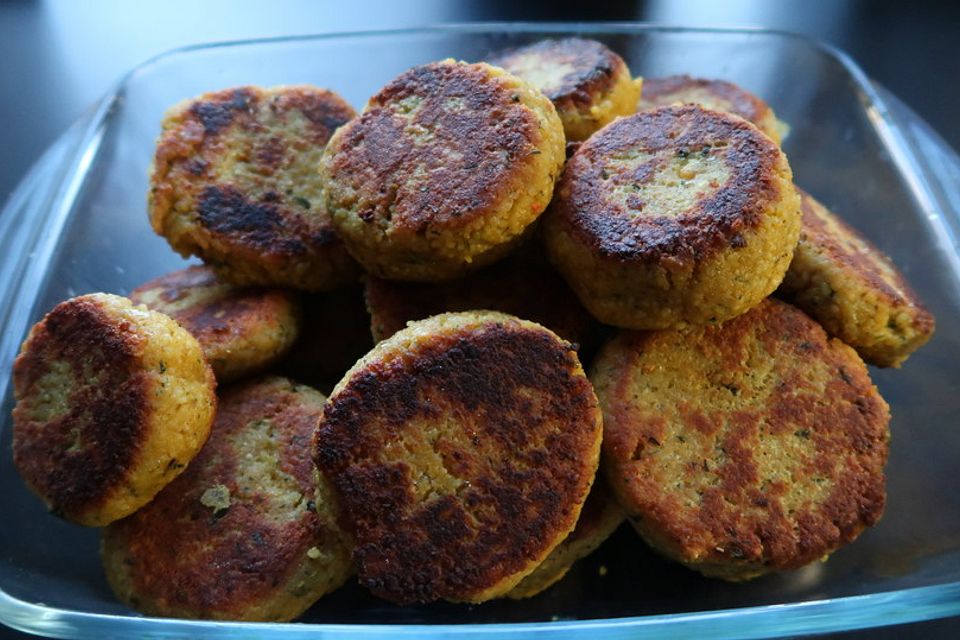 Couscous-Bratlinge mit Käse Couscous-Bratlinge mit Käse