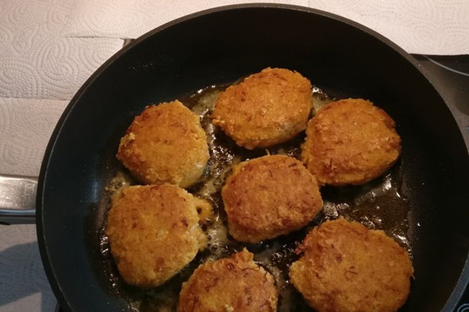 Couscous-Bratlinge mit Käse Couscous-Bratlinge mit Käse