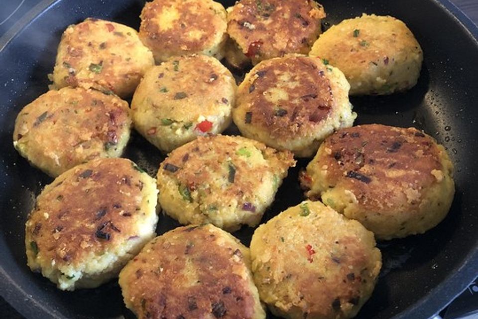 Couscous-Bratlinge mit Käse Couscous-Bratlinge mit Käse