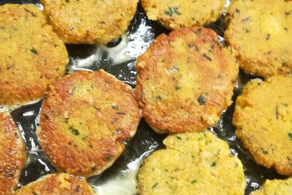 Couscous-Bratlinge mit Käse Couscous-Bratlinge mit Käse